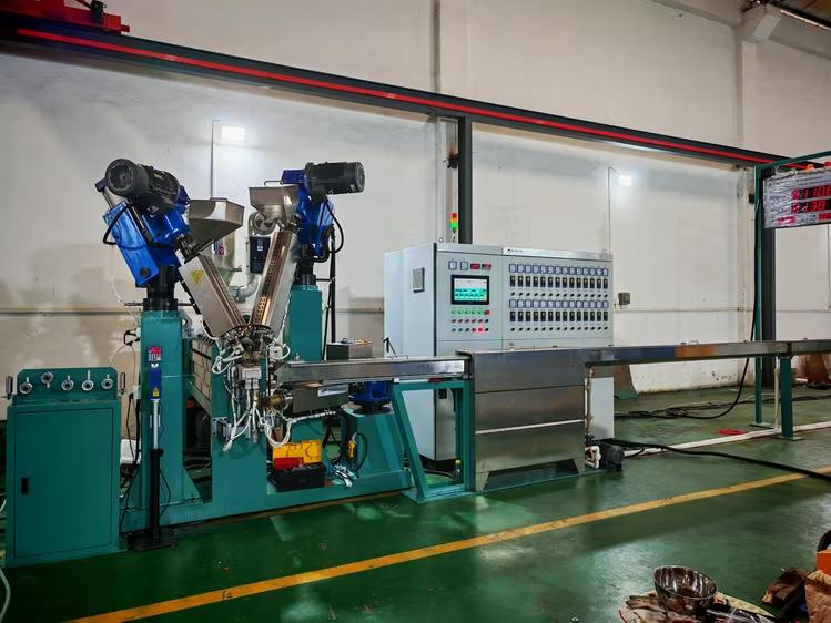 High-Speed PLC-Controlled LAN Cable Four-Layer Tandem Extrusion Line