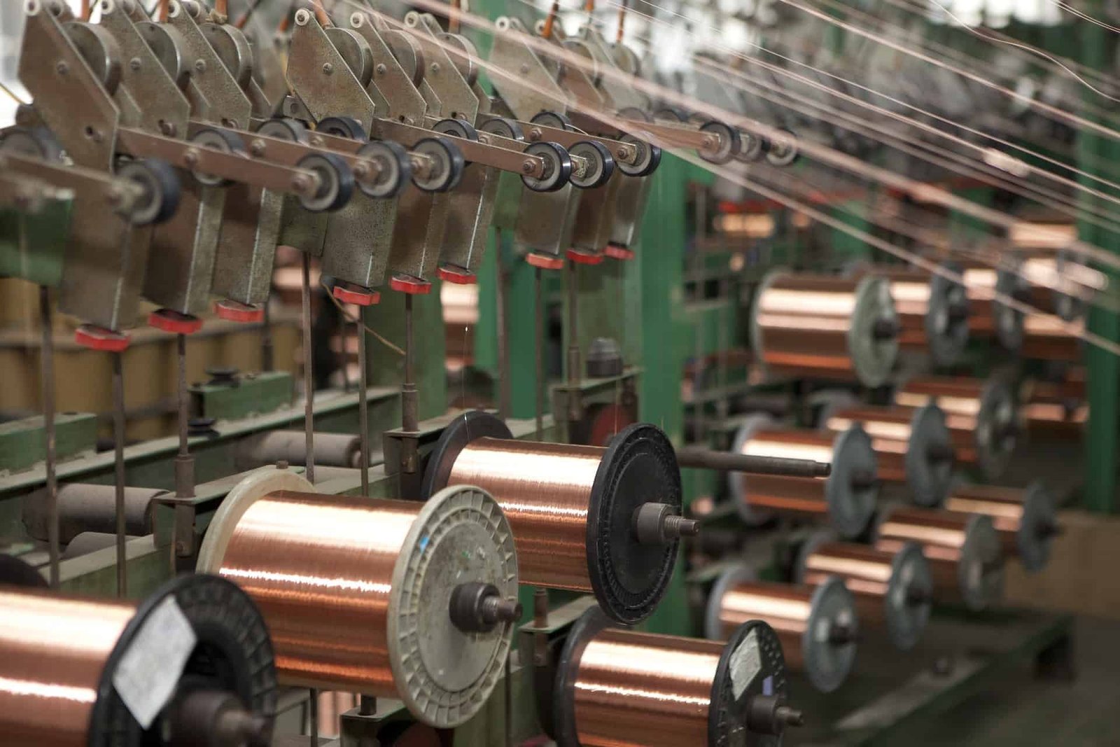 Monitoring and controlling viscosity of wire enamel in coating process