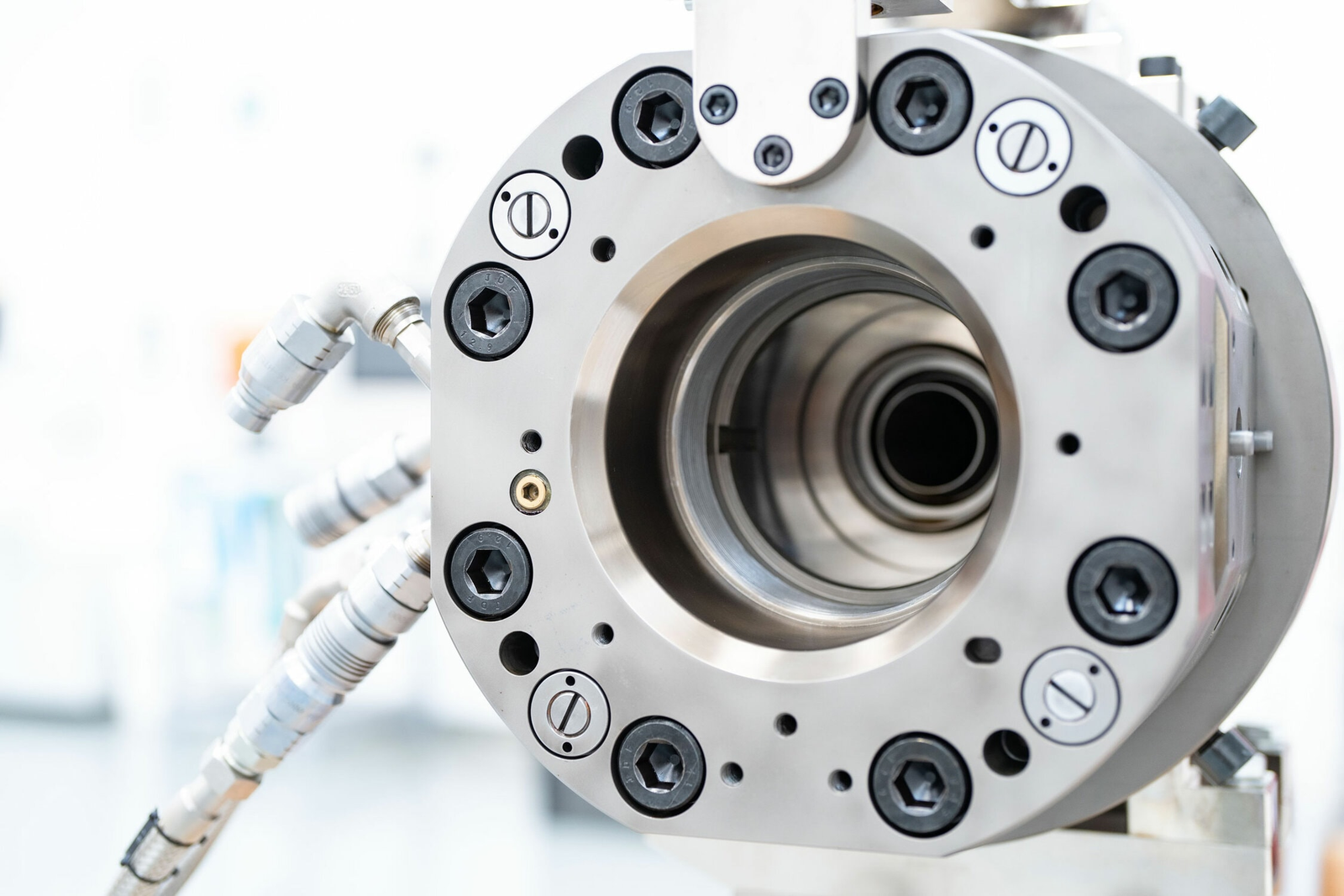 Extrusion crossheads for cable production